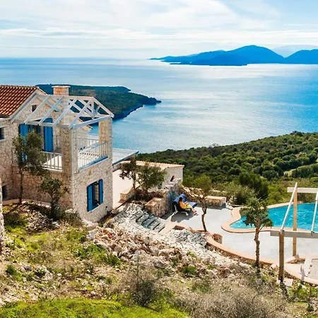 Heliopetra Luxury Lefkas Villa *